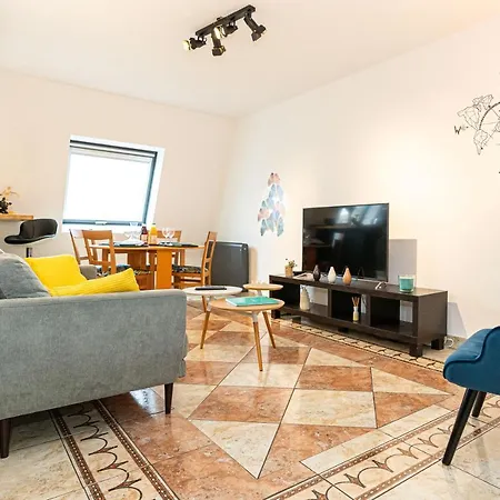 * * Le Duplex Des Cigognes * * Apartment Hoenheim