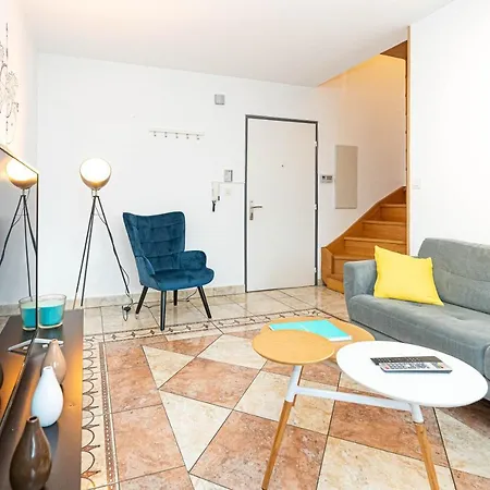 * * Le Duplex Des Cigognes * * Apartment